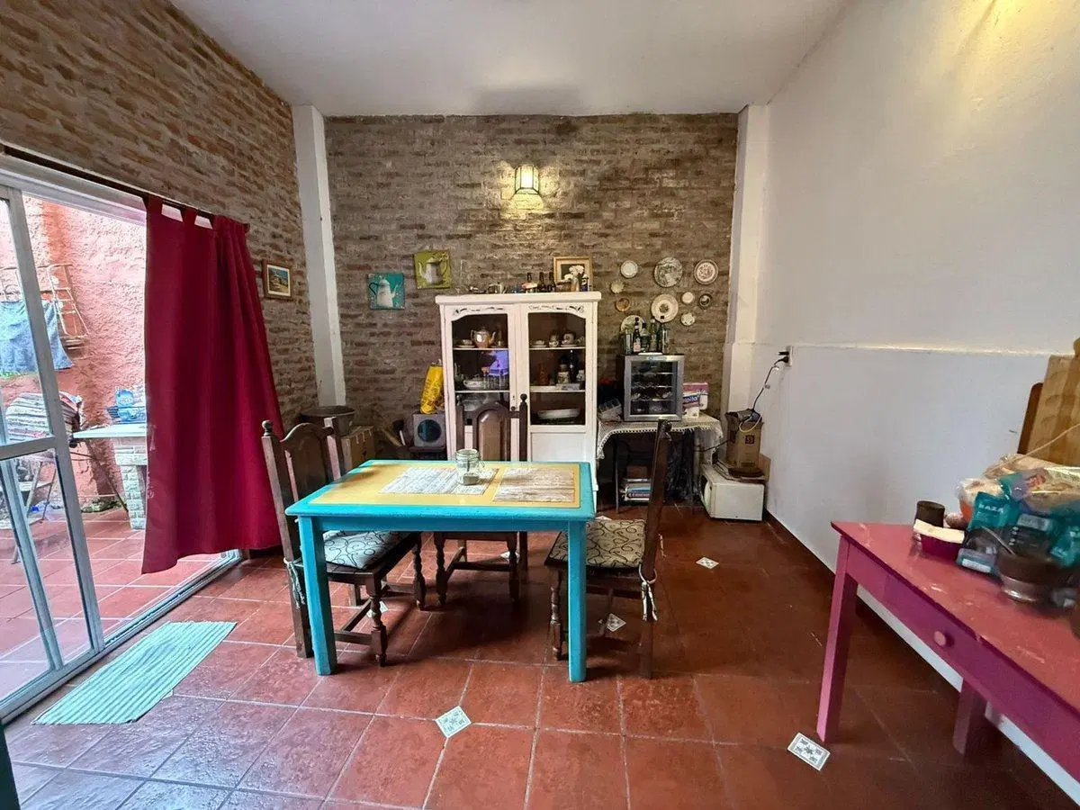 CASA 3 AMB. C/PILETA, QUINCHO, PATIO Y COCHERA 2