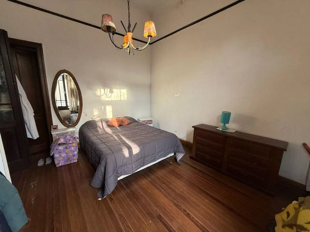 CASA 3 AMB. C/PILETA, QUINCHO, PATIO Y COCHERA 4