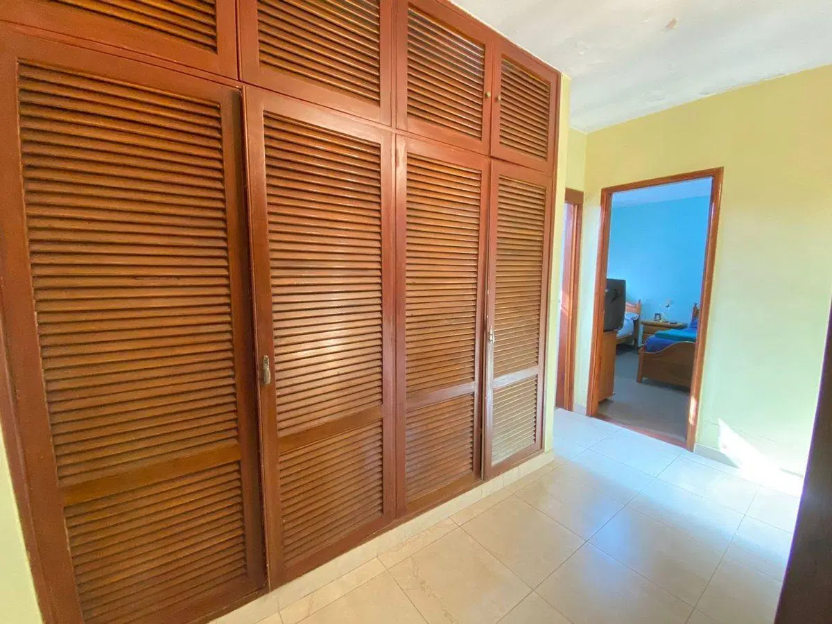 VENTA CASA 4 AMB / JARDIN / QUINCHO / COCHERA 5