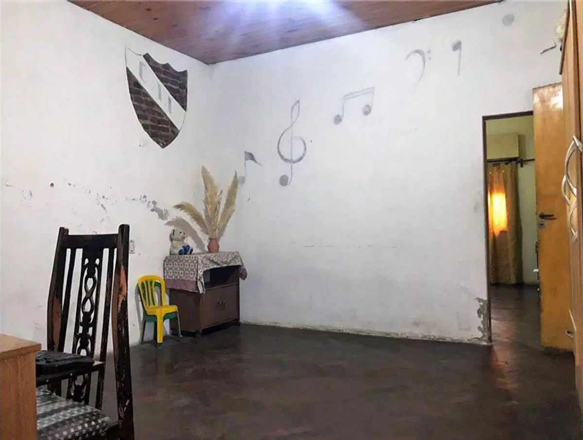 Venta casa 4 ambs. Fondo libre. Jardín al frente 8