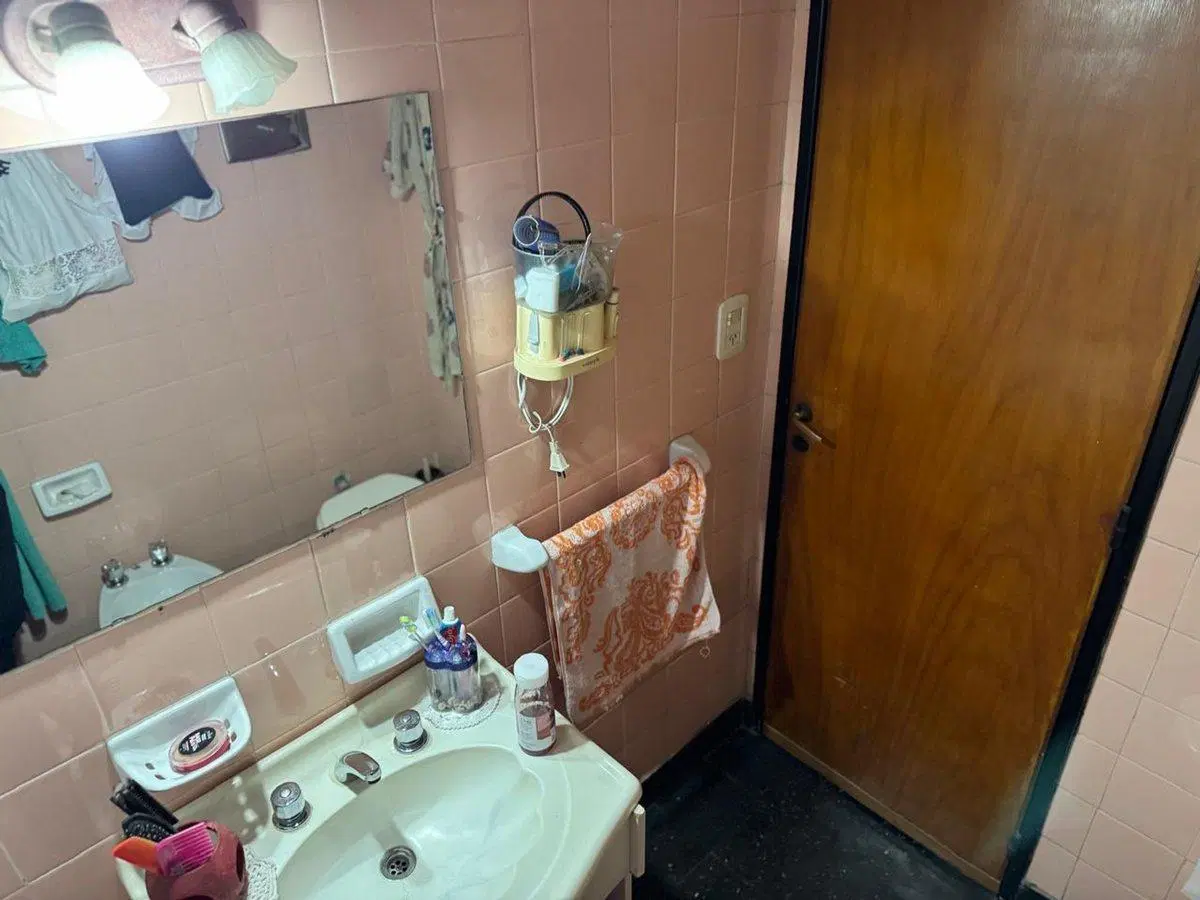 3 AMBIENTES EN LANUSITA C/ COCHERA.-APTO CREDITO 5