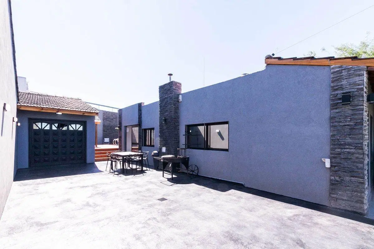 Casa 4 amb hecha a nuevo, con piscina y 3 cocheras 2