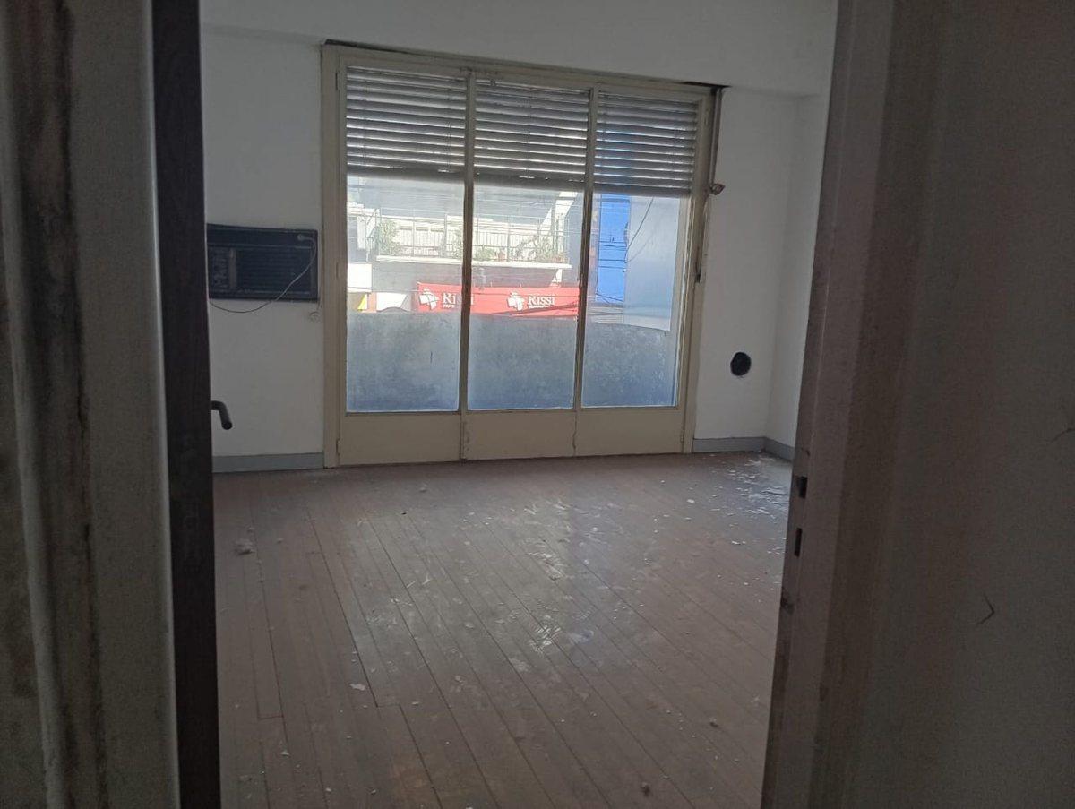 Foto de Local Lote c/vivienda Lomas sobre Yrigoyen 8900, imagen 4