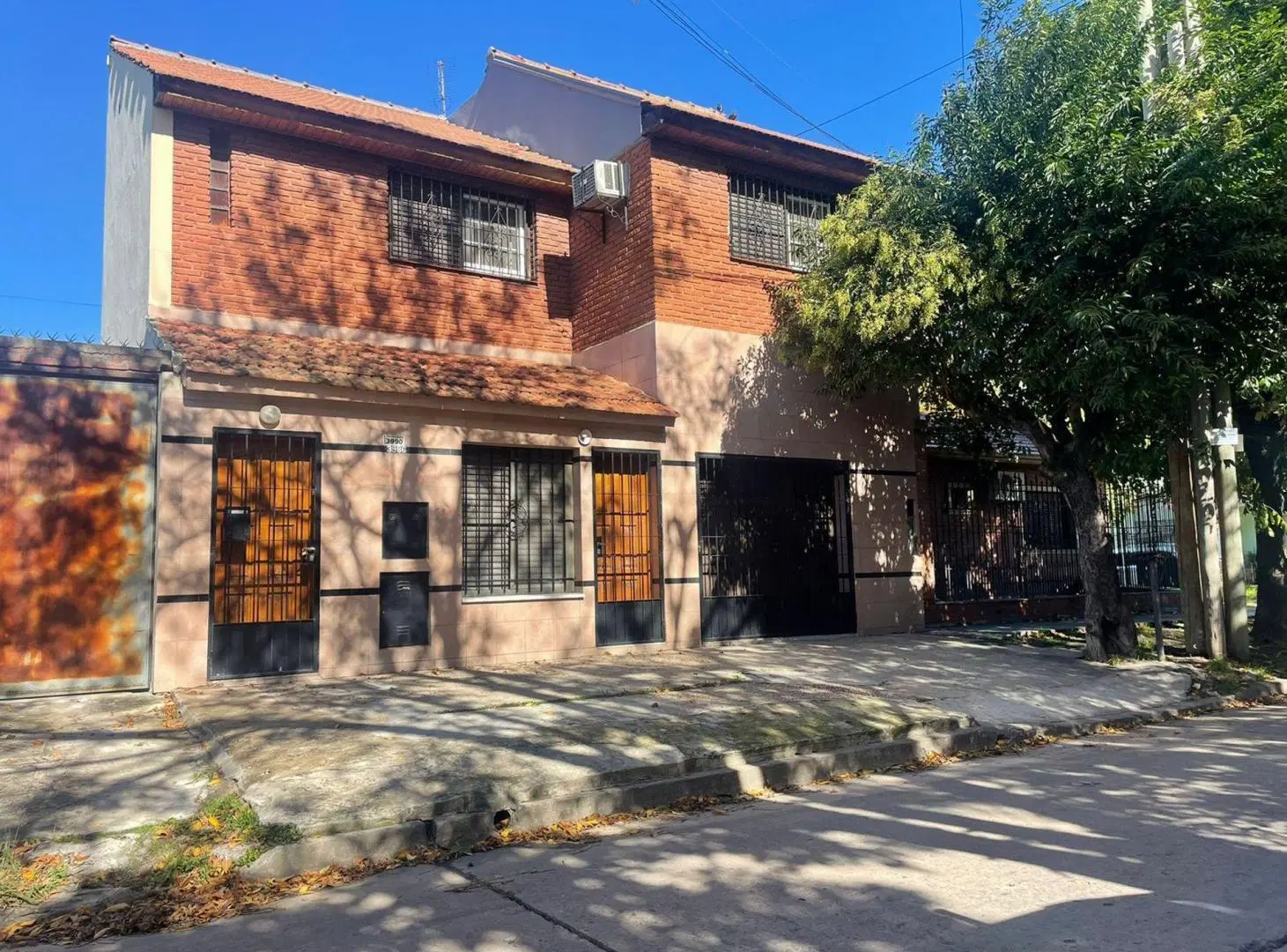 PH EN VENTA- 3 AMBTES-80 MTS.REMEDIOS DE ESCALADA 4