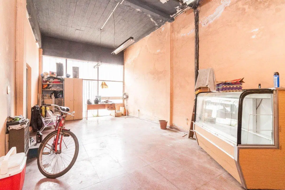 VENTA DE GALPON, LOCAL Y 2 DEPTOS EN V. ALSINA 3