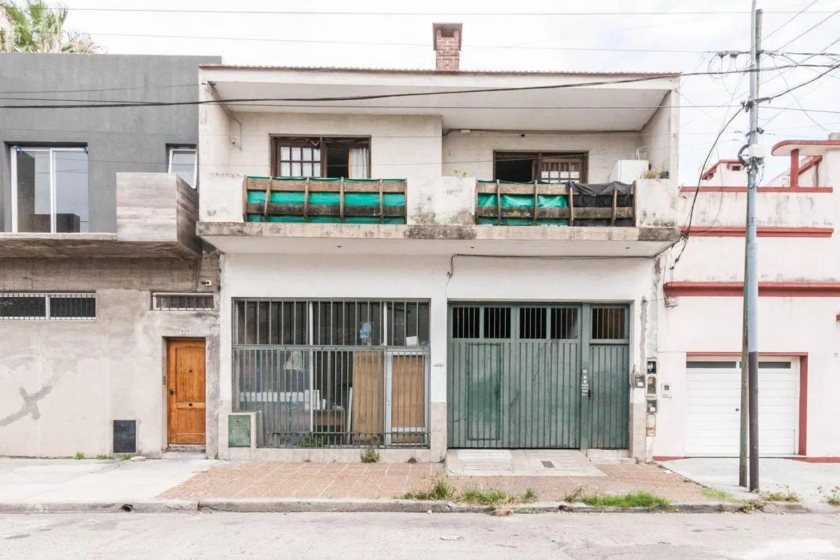 VENTA DE GALPON, LOCAL Y 2 DEPTOS EN V. ALSINA 2