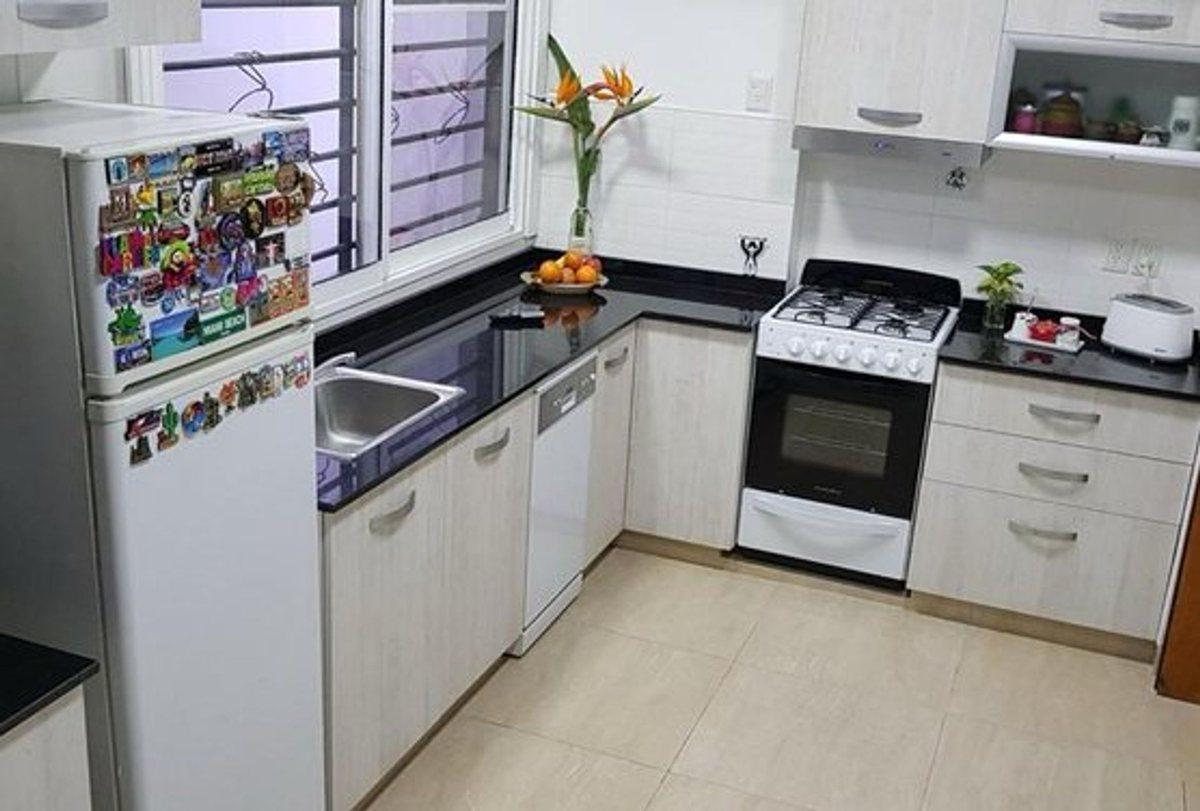 Foto de VENTA CASA EN LOMAS DE ZAMORA CON PARQUE Y QUINCHO, imagen 5