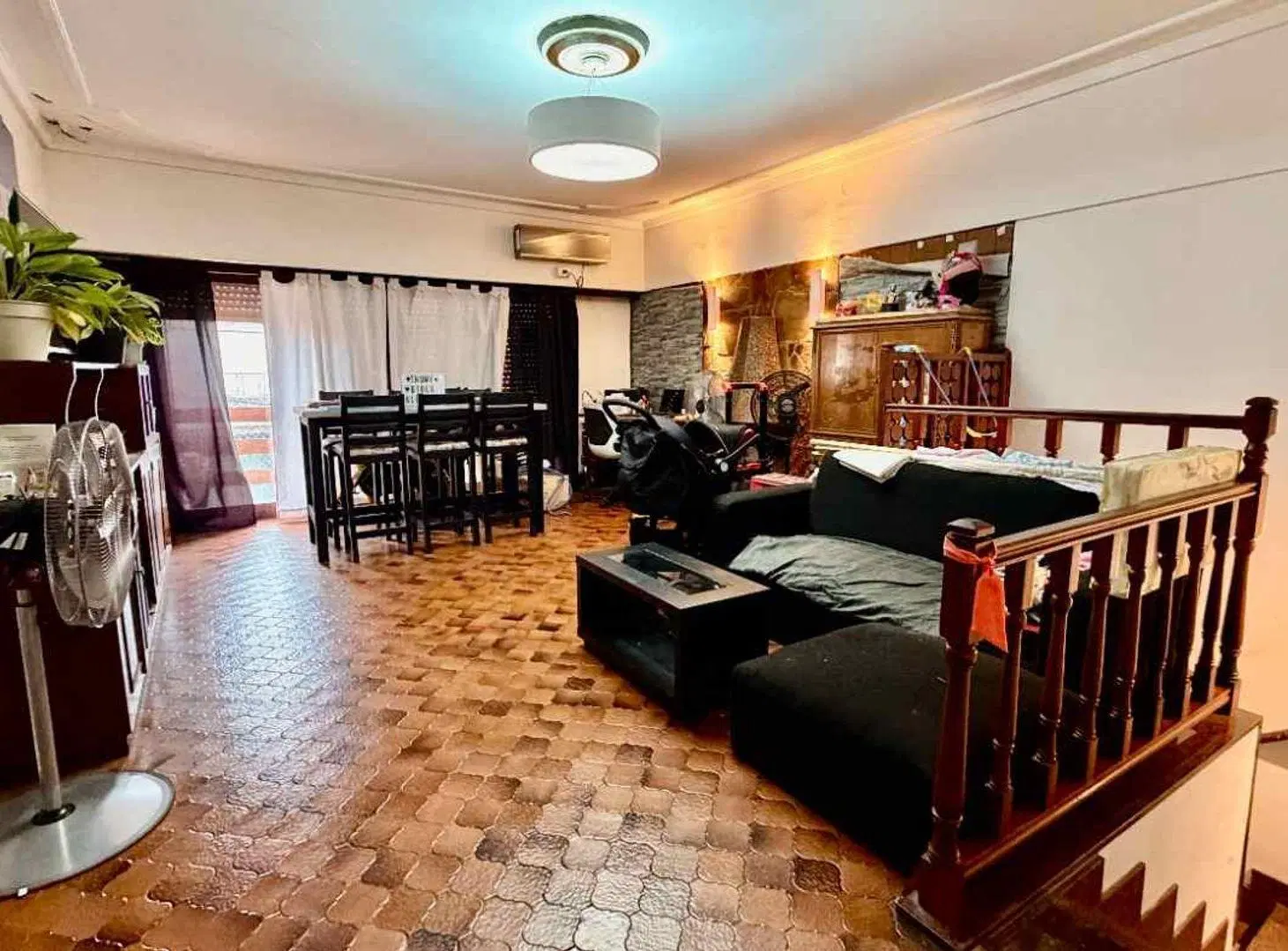CASA EN 1er PISO CON GALPÓN EN PB - PIÑEYRO 4