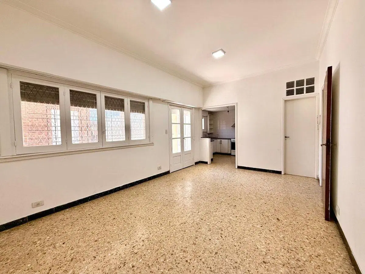 HERMOZO CHALET 5 AMB C/PARQUE Y GARAGE 3