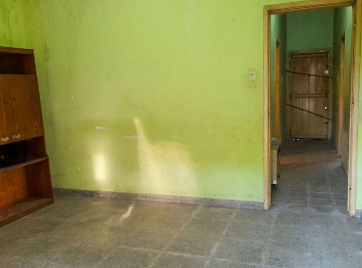 VENTA Casa 3 Amb. Solida a refaccionar - Bosques. 5