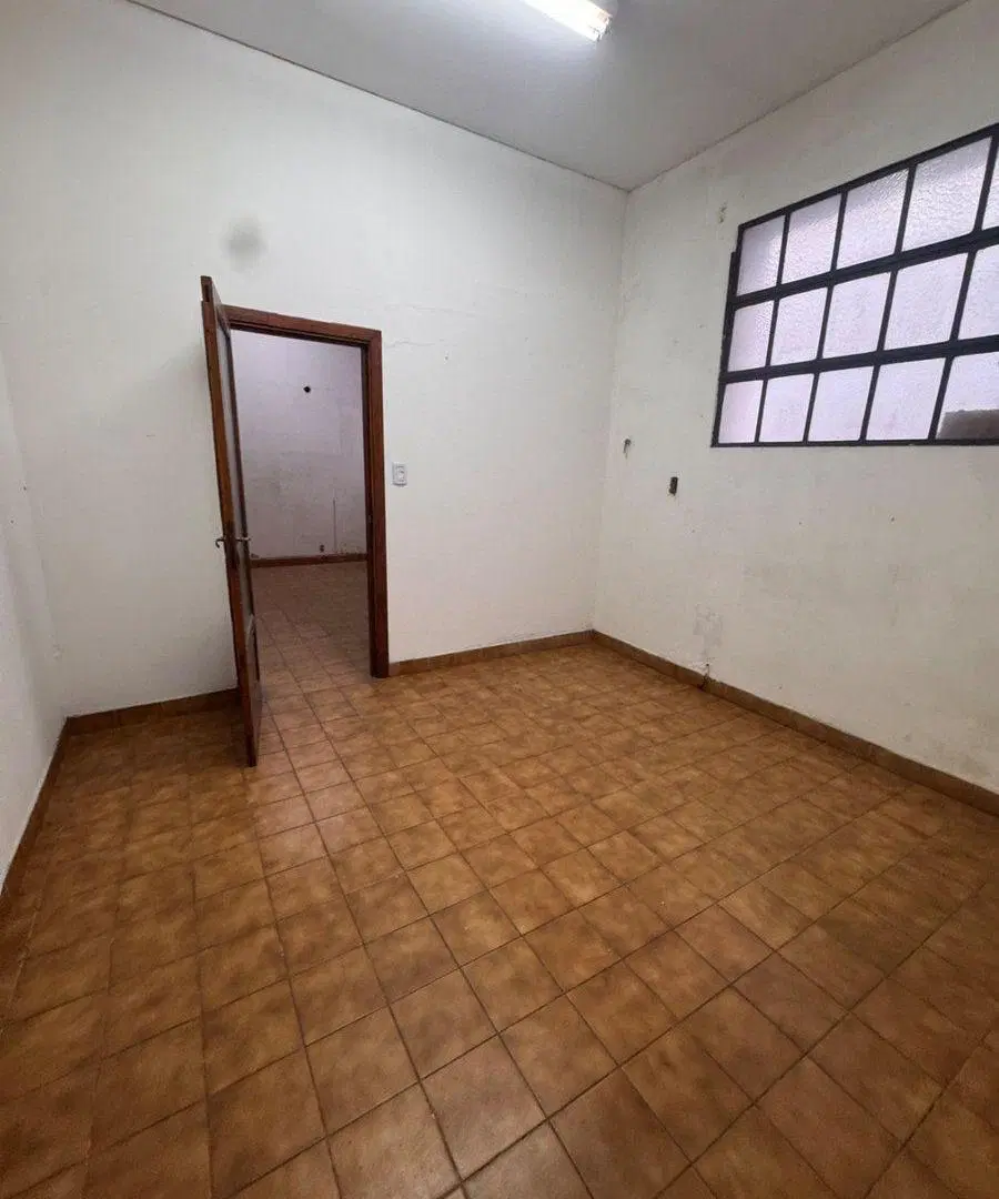 ALQUILER LOCAL SOBRE AVENIDA COMERCIAL LANUS OESTE 8