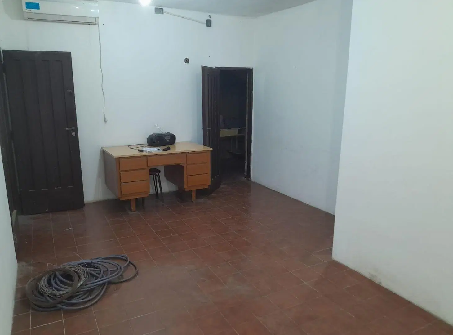 Locales comerciales y depósito en Av. Viamonte 2