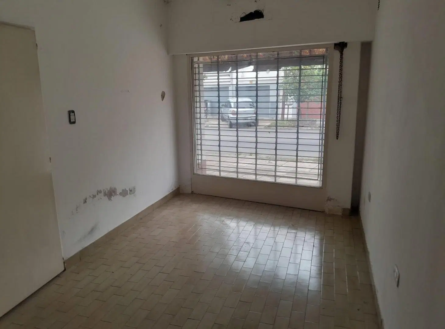 Locales comerciales y depósito en Av. Viamonte 8