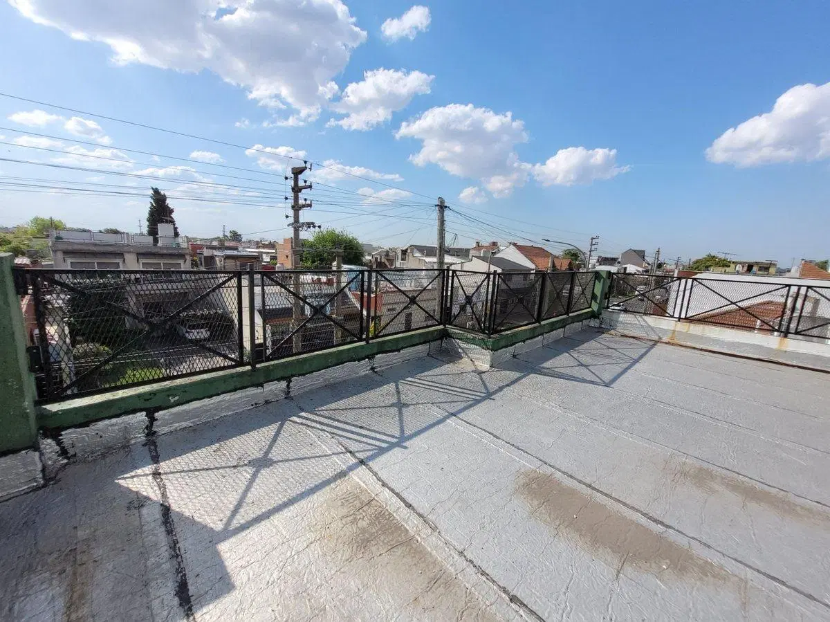 VENTA PH 4 AMBIENTES AL FRENTE CON PATIO LANUS 8