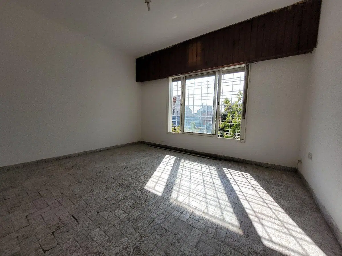 VENTA PH 4 AMBIENTES AL FRENTE CON PATIO LANUS 5