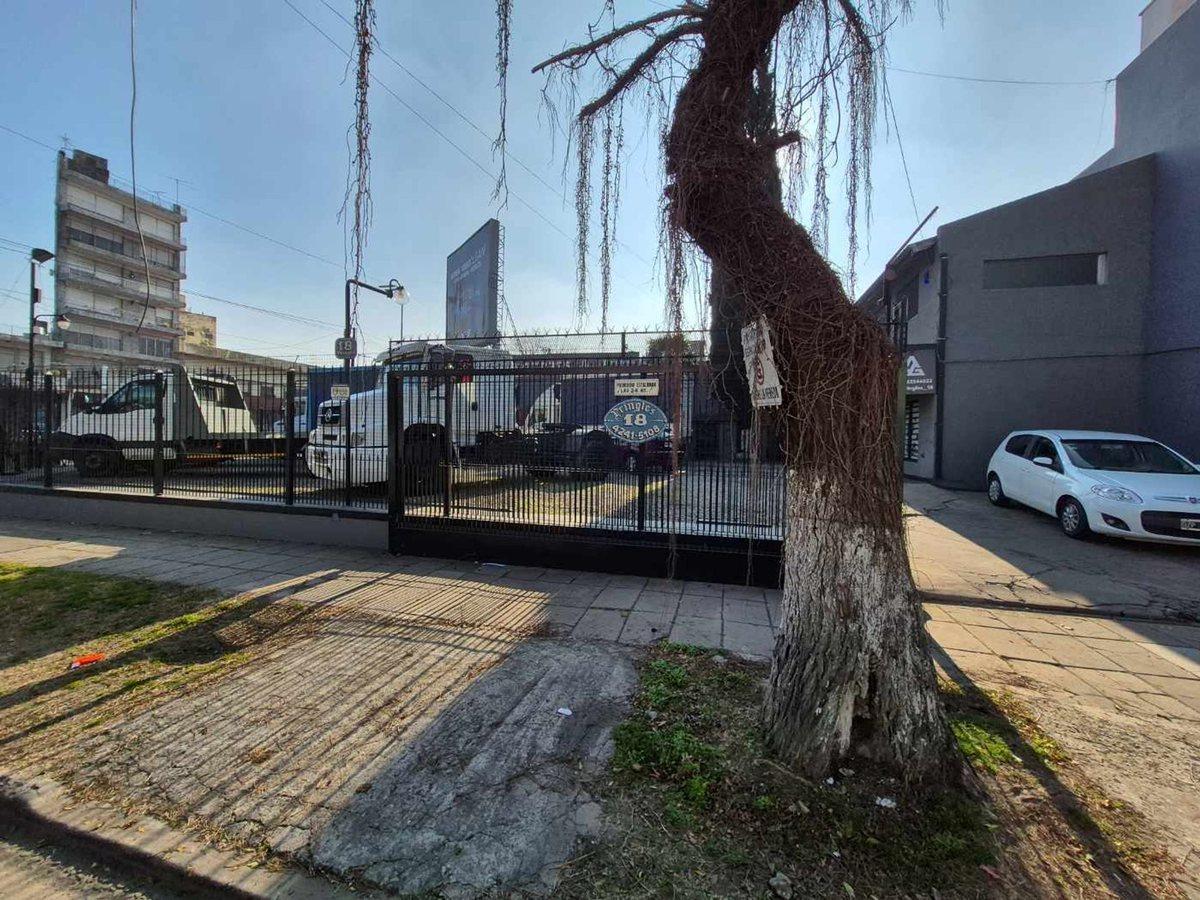 Foto de LOCAL+LOTE ESQUINA de 450 m2 - LANUS OESTE - FOT 3, imagen 3