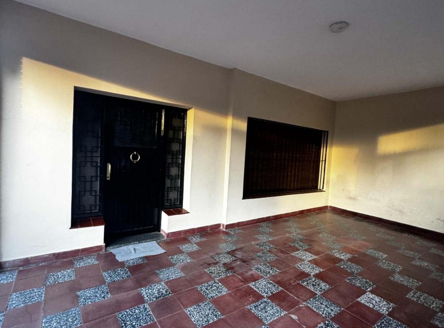 Foto de CASA MULTIFAMILIAR CON GRAN POTENCIAL (3 UNIDADES), imagen 5