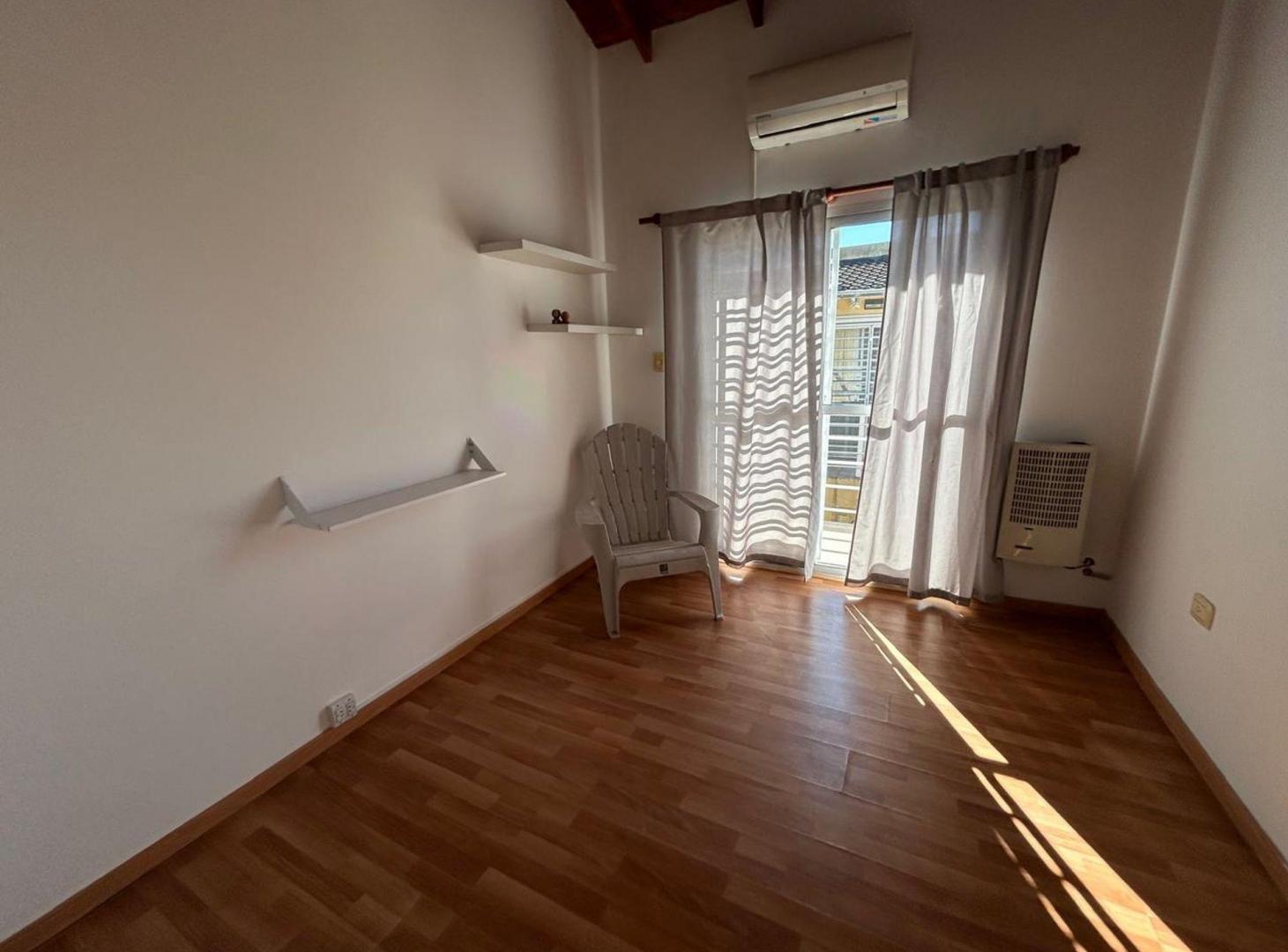 Foto de VENTA DUPLEX 3 AMBIENTES BANFIELD APTO CREDITO, imagen 4