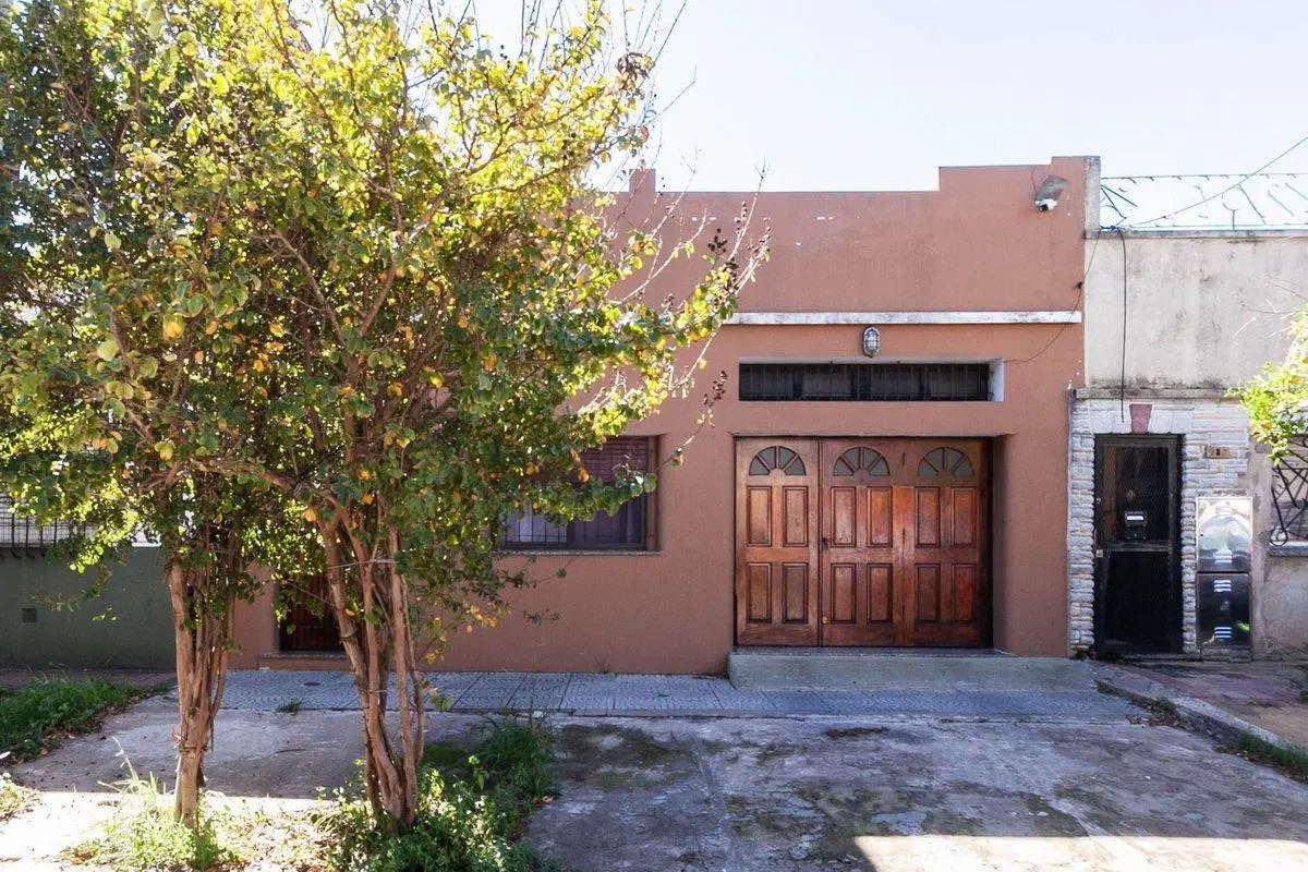 Casa de 3 amb en venta c/quincho, cochera y patio 1