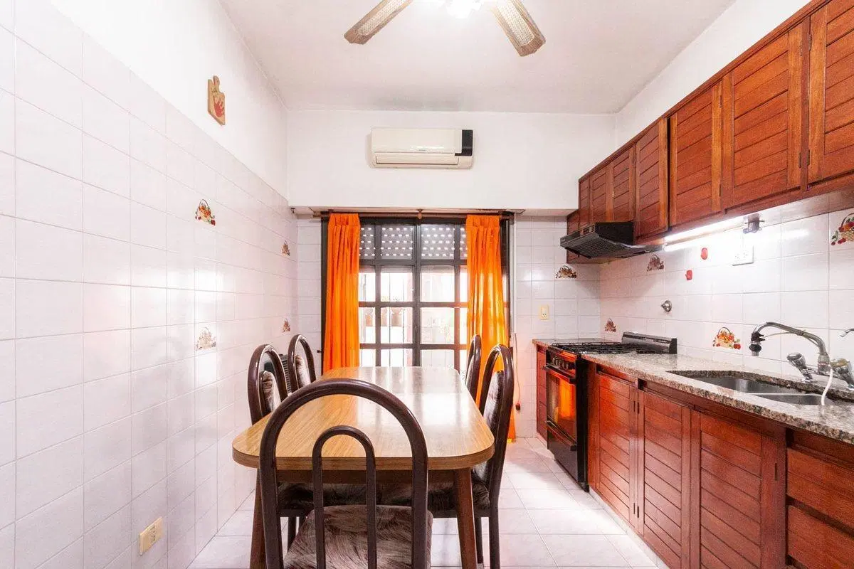 Casa de 3 amb en venta c/quincho, cochera y patio 8