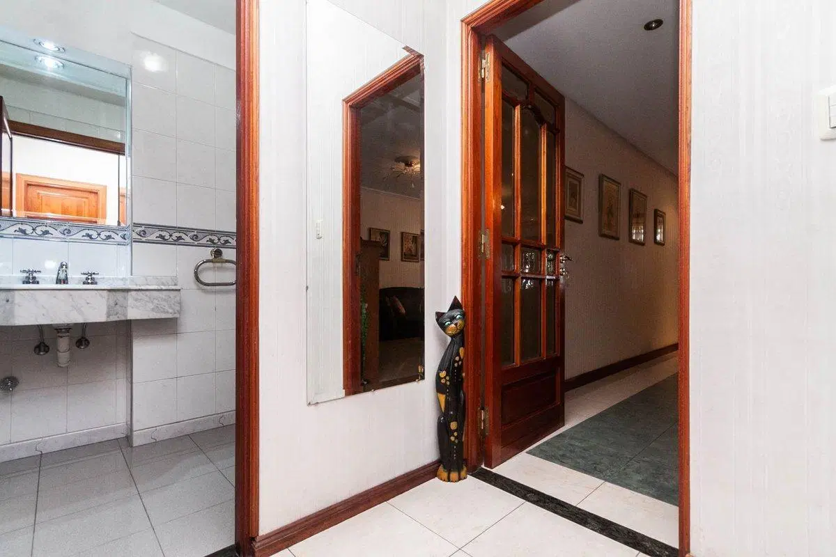 HERMOSO CHALET DE 5 AMB. EN LANUSITA 2