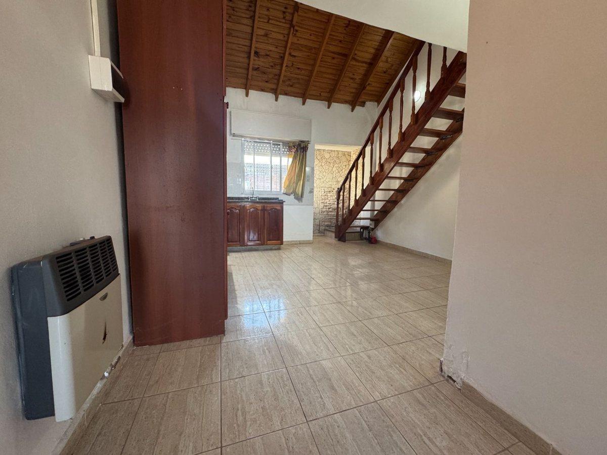 Foto de VENTA PH TIPO LOFT 3 AMBIENTES APTO CREDITO LANUS, imagen 4