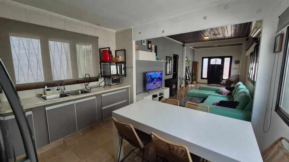 Casa 3 amb parque, quincho, piscina. Lanús Este 4