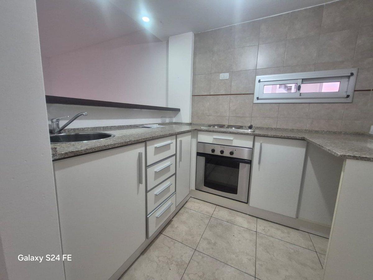 Foto de Departamento 2 amb en alquiler Fte-balcón Lanusita, imagen 5