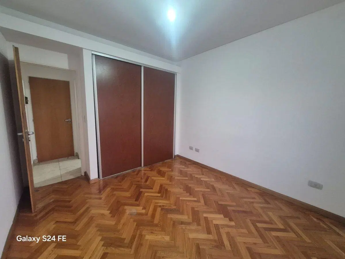 Departamento 2 amb en alquiler Fte-balcón Lanusita 3