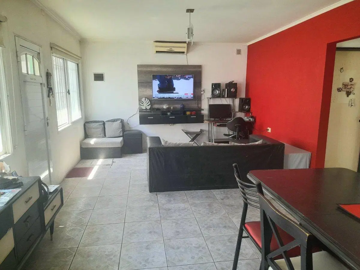 VENTA CASA 3AMB + UNIDAD A RECICLAR  EN LOTE 300M2 4