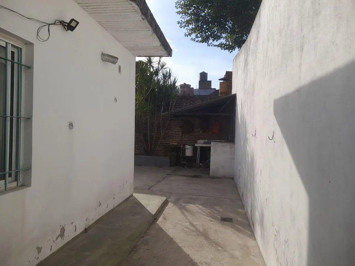 VENTA CASA 3AMB + UNIDAD A RECICLAR  EN LOTE 300M2 5