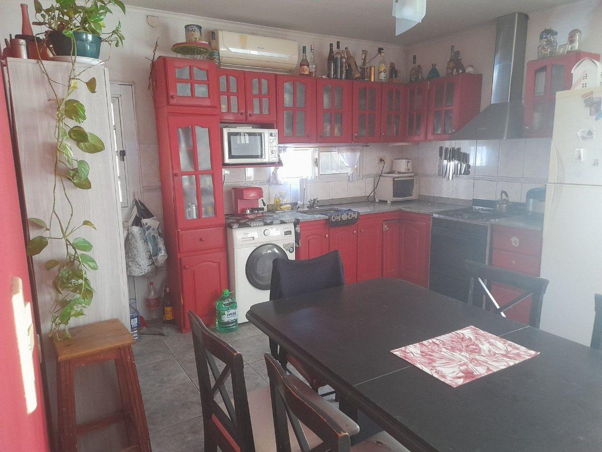 Foto de VENTA CASA 3AMB + UNIDAD A RECICLAR EN LOTE 300M2, imagen 2
