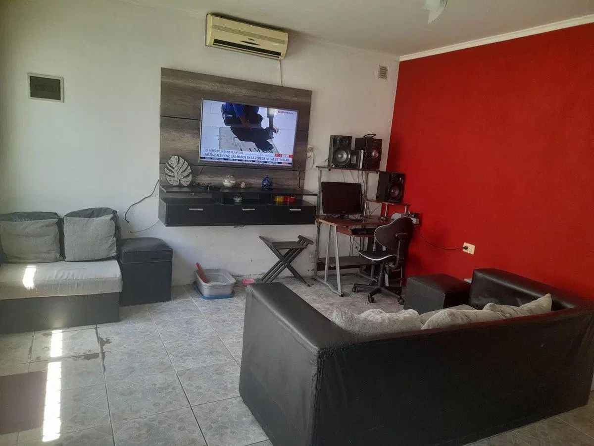 VENTA CASA 3AMB + UNIDAD A RECICLAR  EN LOTE 300M2 1