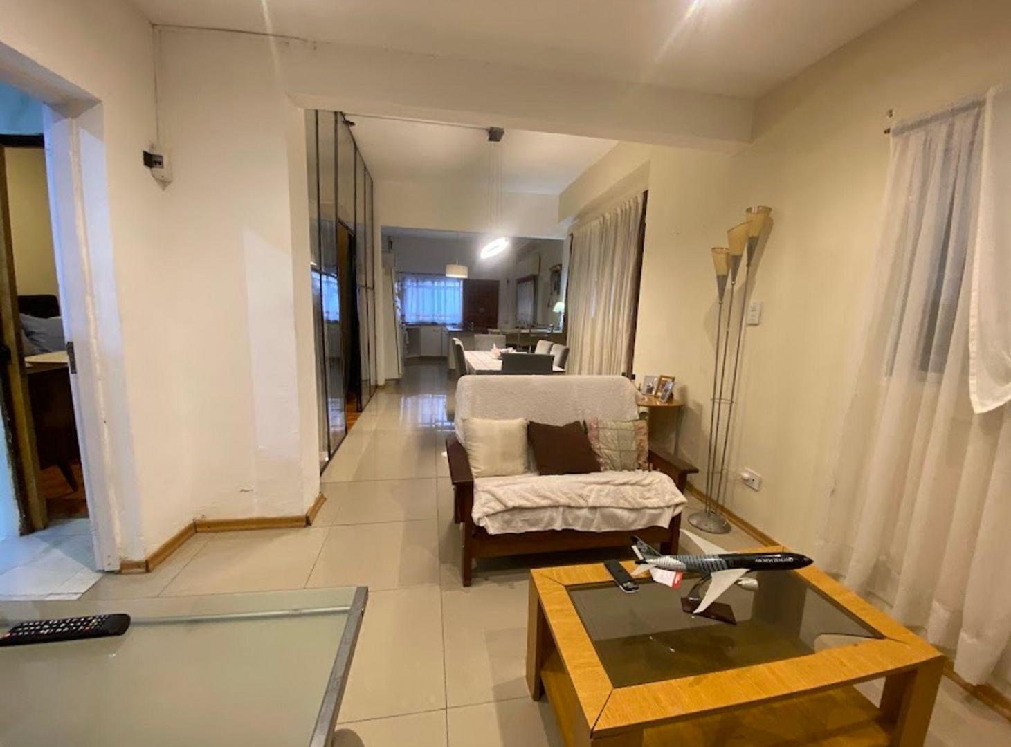 Oportunidad Multifamiliar: Casa, depto y galpon