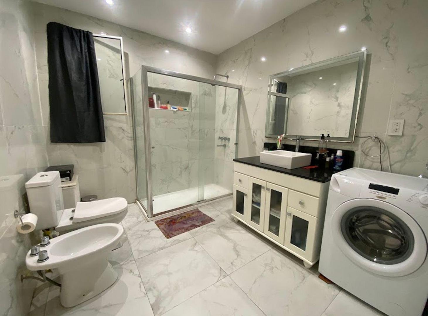 Foto de Oportunidad Multifamiliar: Casa, depto y galpon, imagen 5