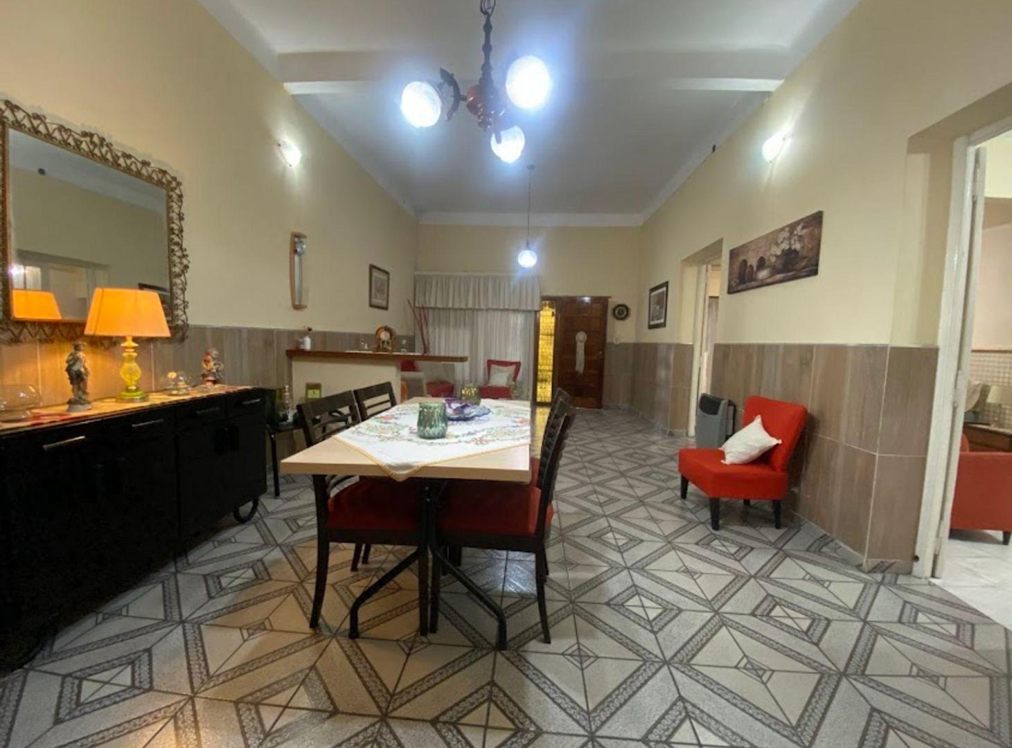 Foto de Oportunidad Multifamiliar: Casa, depto y galpon, imagen 3