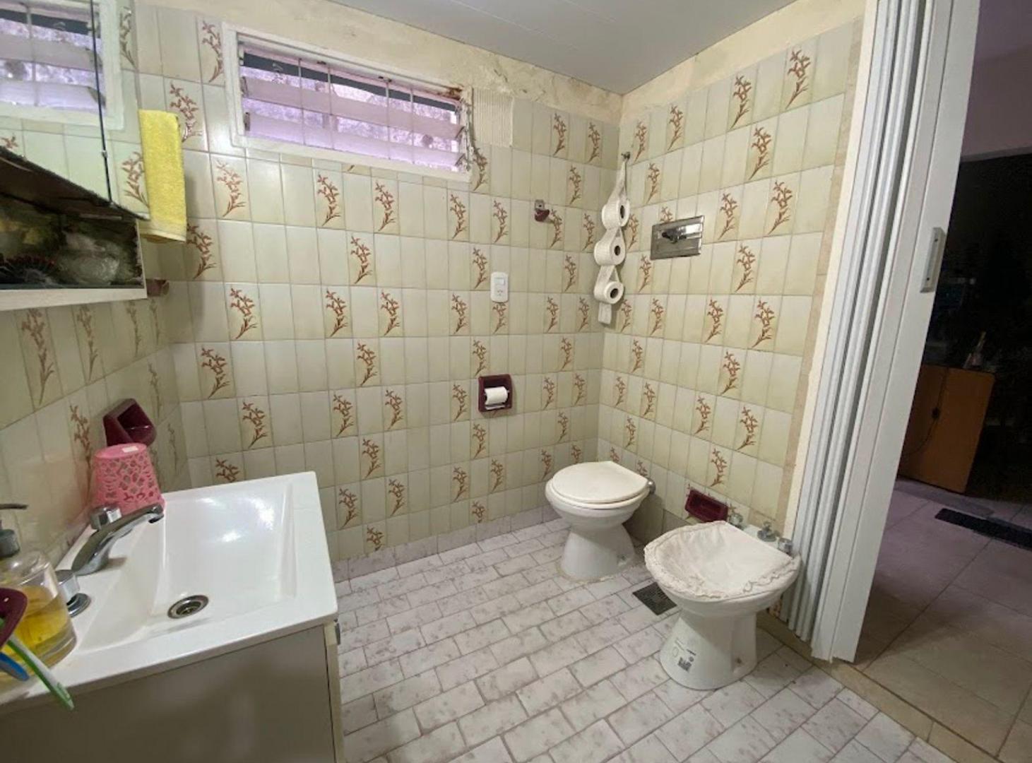 Foto de Oportunidad Multifamiliar: Casa, depto y galpon, imagen 4