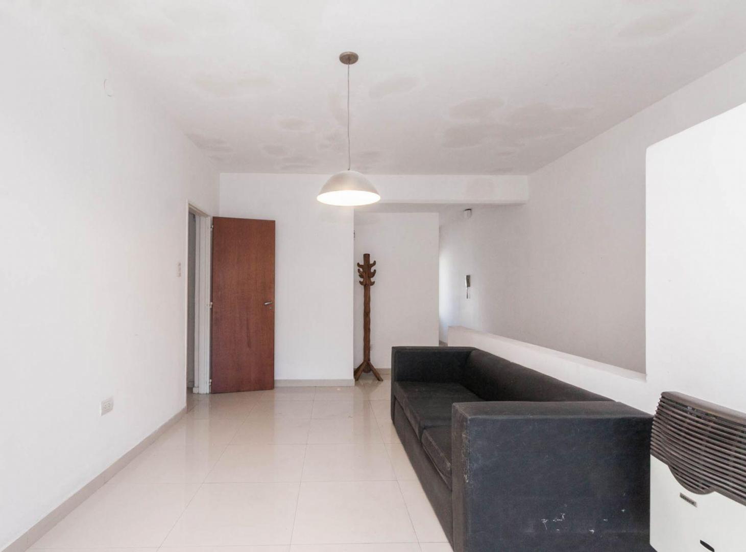 Foto de VENTA DEPARTAMENTO PH 4 AMB EN PLANTA ALTA LANUS, imagen 4