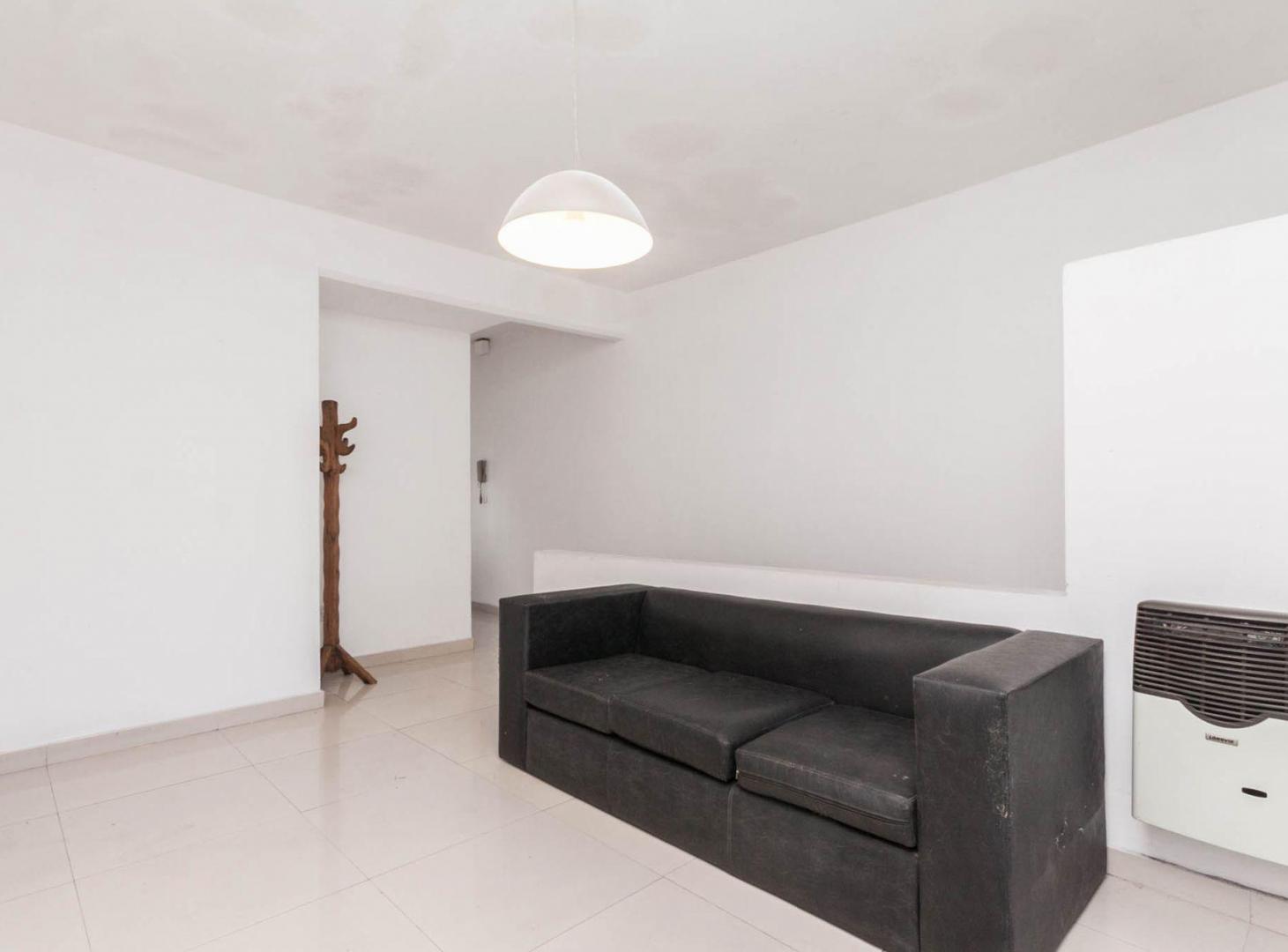 Foto de VENTA DEPARTAMENTO PH 4 AMB EN PLANTA ALTA LANUS, imagen 3