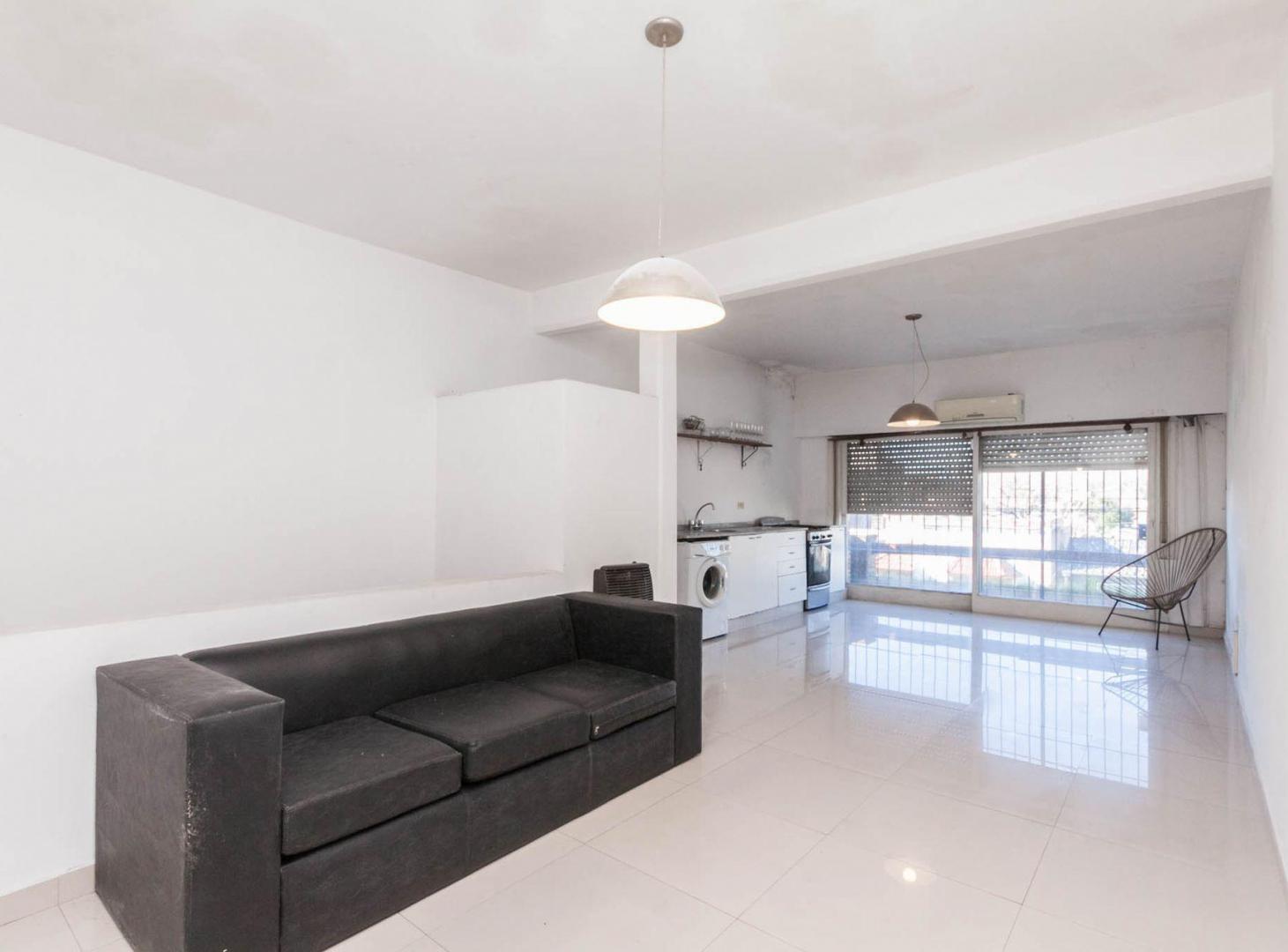 Foto de VENTA DEPARTAMENTO PH 4 AMB EN PLANTA ALTA LANUS, imagen 2