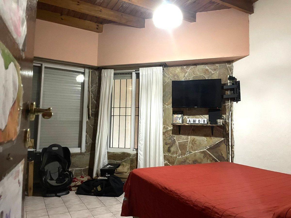 Foto de VENTA CHALET DE DOS PLANTAS EN ADROGUE, imagen 5