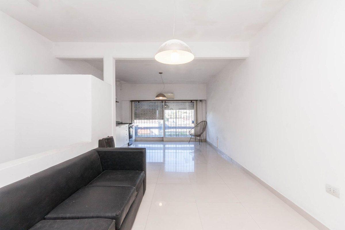 Foto de VENTA GALPÓN CON PH 4 AMB Y QUINCHO PLANTA ALTA, imagen 5