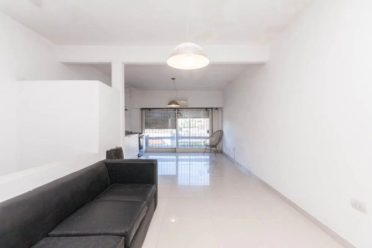 VENTA GALPÓN CON PH 4 AMB Y QUINCHO PLANTA ALTA 5