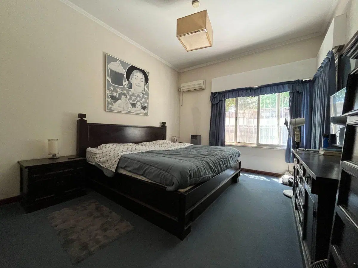 EXCELENTE CASA EN ADROGUE, 5 AMBIENTES 4