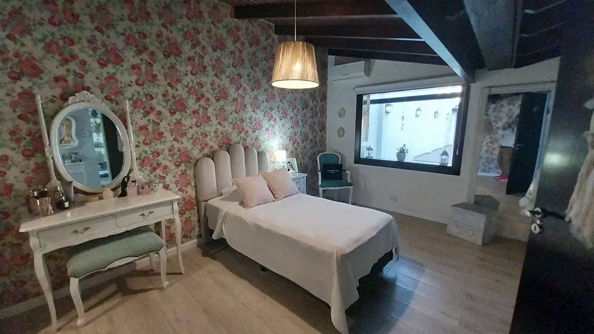 VENTA DE CASA CON HERMOSO PARQUE PILETA QUINCHO 2