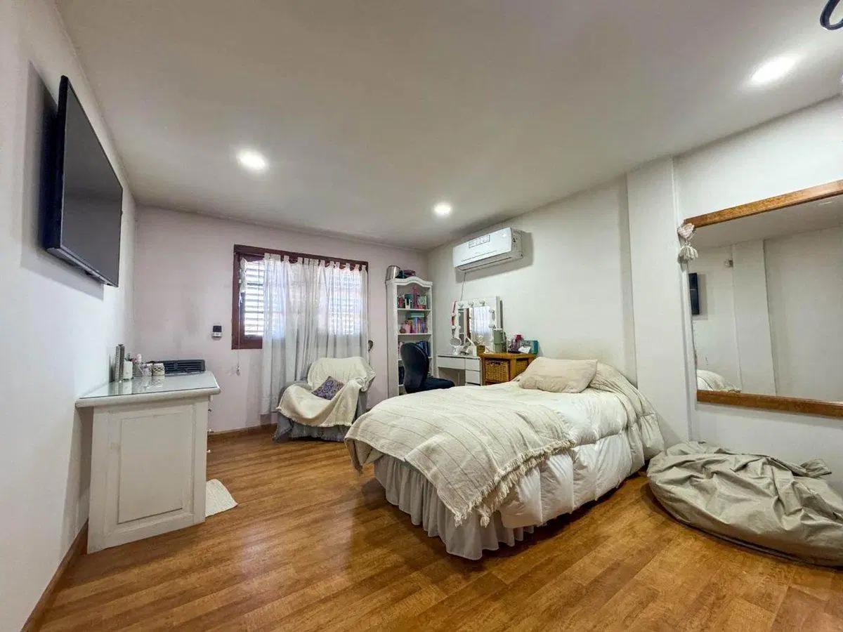 Casa en venta. Amplia, cerca de Boulevard Shopping 3