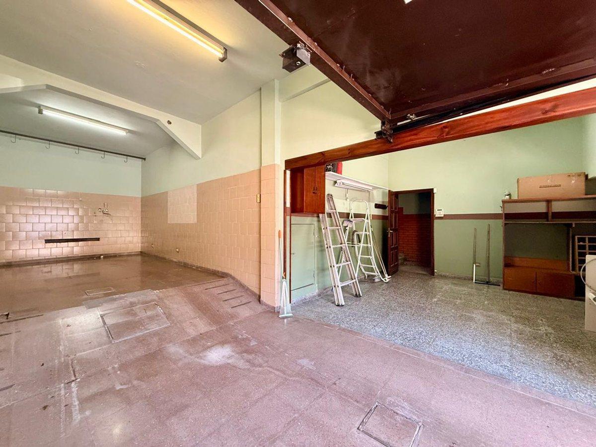 Foto de CASA 5 DORMIT-GARAG 2 autos-PATIO-PILETA!-QUINCHO!, imagen 3