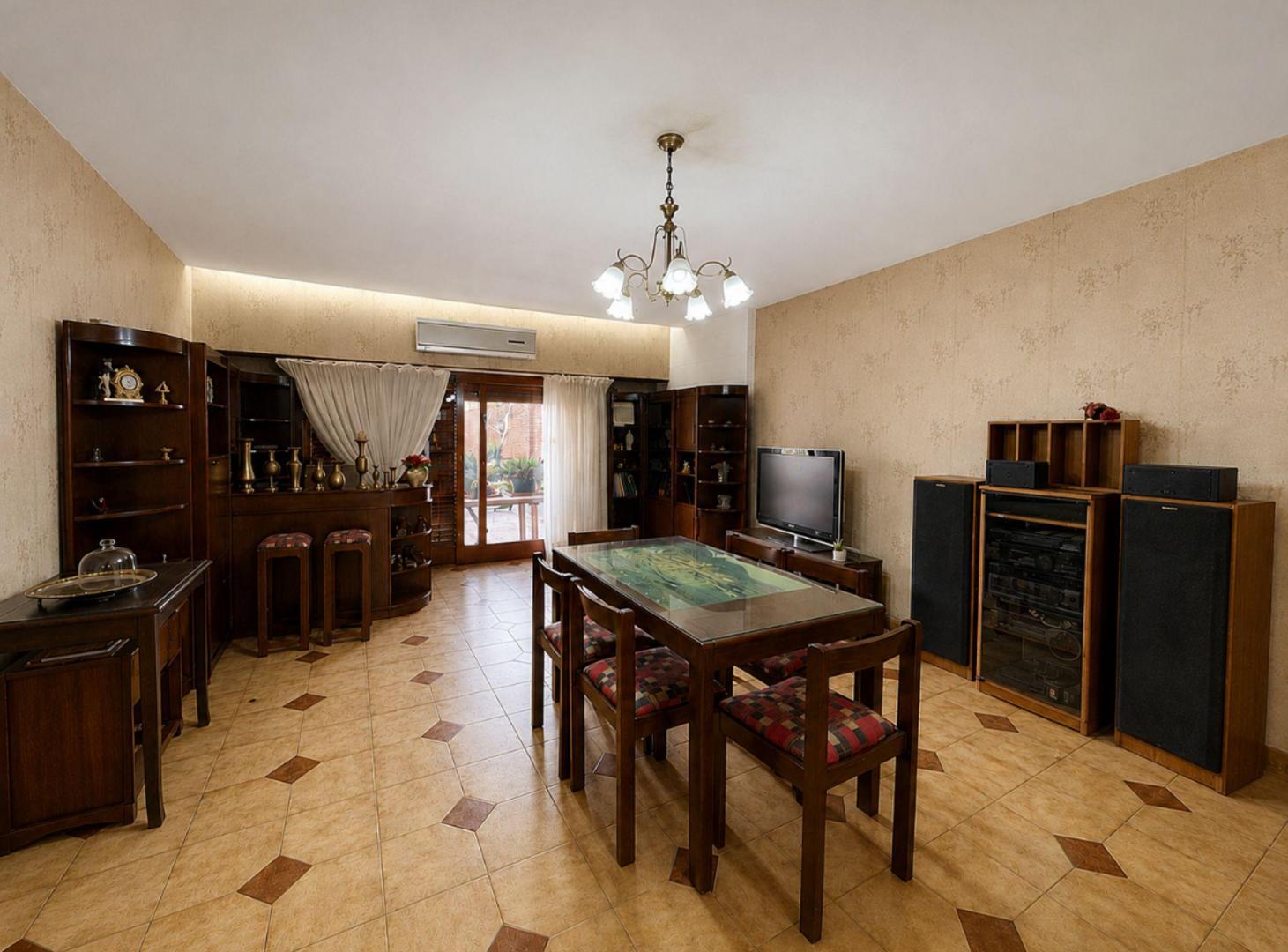 Foto de CHALET 5 AMB C/GRAN JARDÍN, GARAJE, LAVADERO Y MÁS, imagen 2