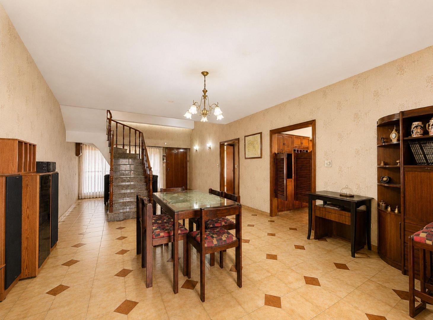 Foto de CHALET 5 AMB C/GRAN JARDÍN, GARAJE, LAVADERO Y MÁS, imagen 1