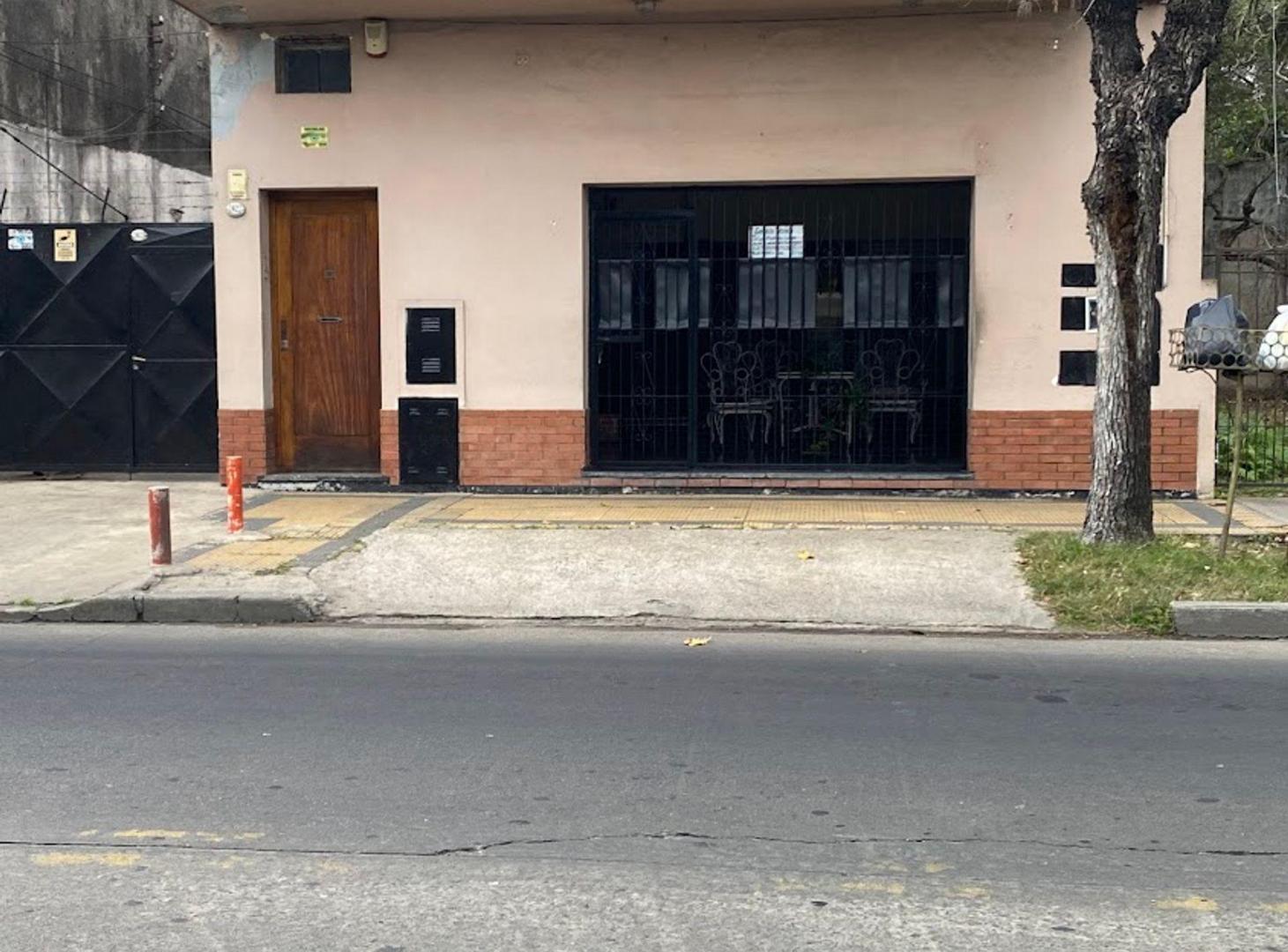 Foto de Oportunidad Multifamiliar: Casa, depto y galpon, imagen 5